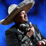 Pepe Aguilar Reclama A Las Aerolíneas Un Trato Más Amable A Los Pasajeros