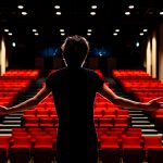 Madre contrata actor para que finja ser el padre de su hija