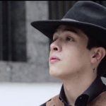 Cornelio Vega Jr. interpretando a Bobby Pulido