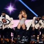 Jennifer López anuncia nueva gira con mini-concierto en NY