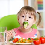 ¿Menos comida procesada podría aliviar el TDAH en niños?