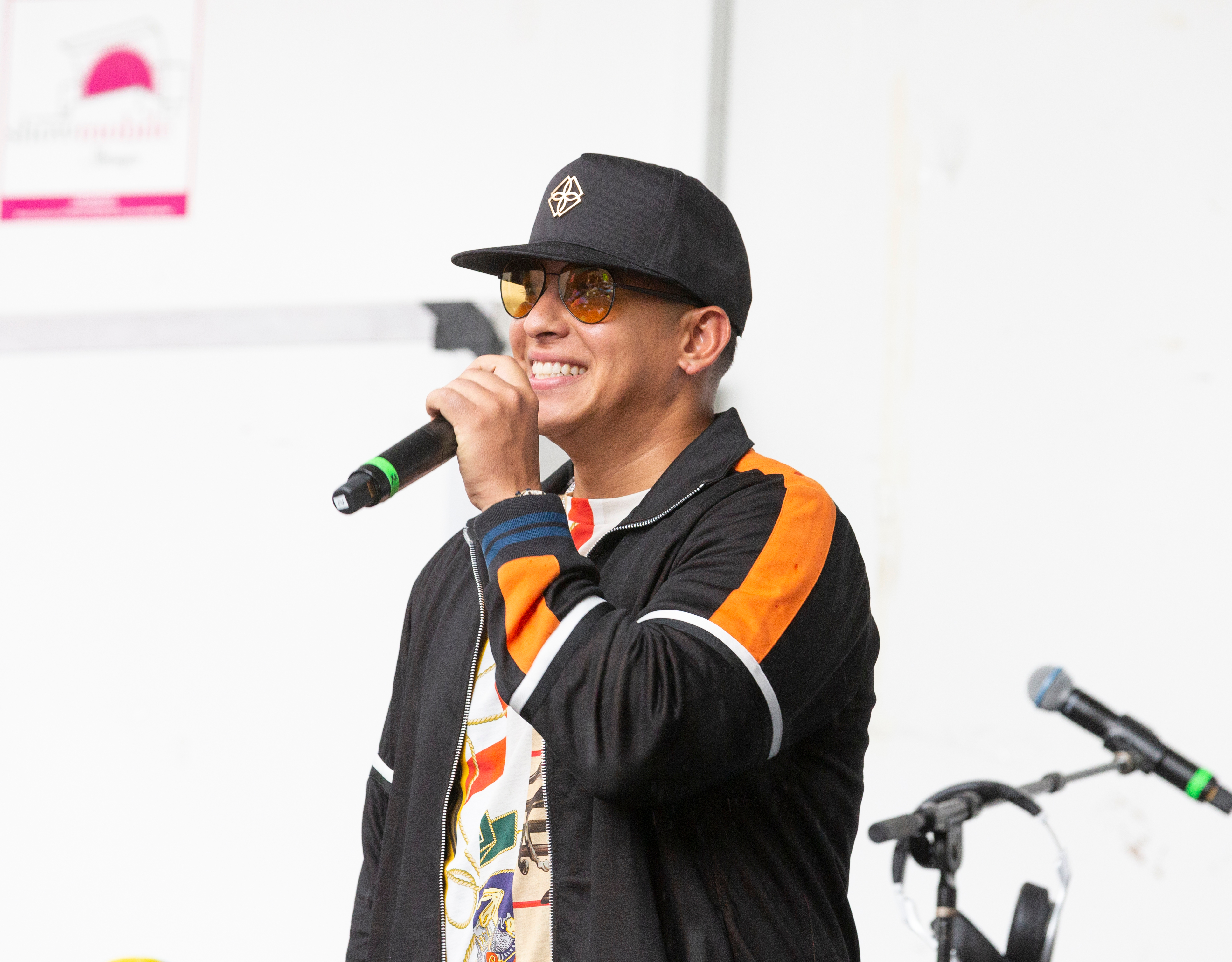 Daddy Yankee sale ‘corriendo’ tras comentario de su esposa