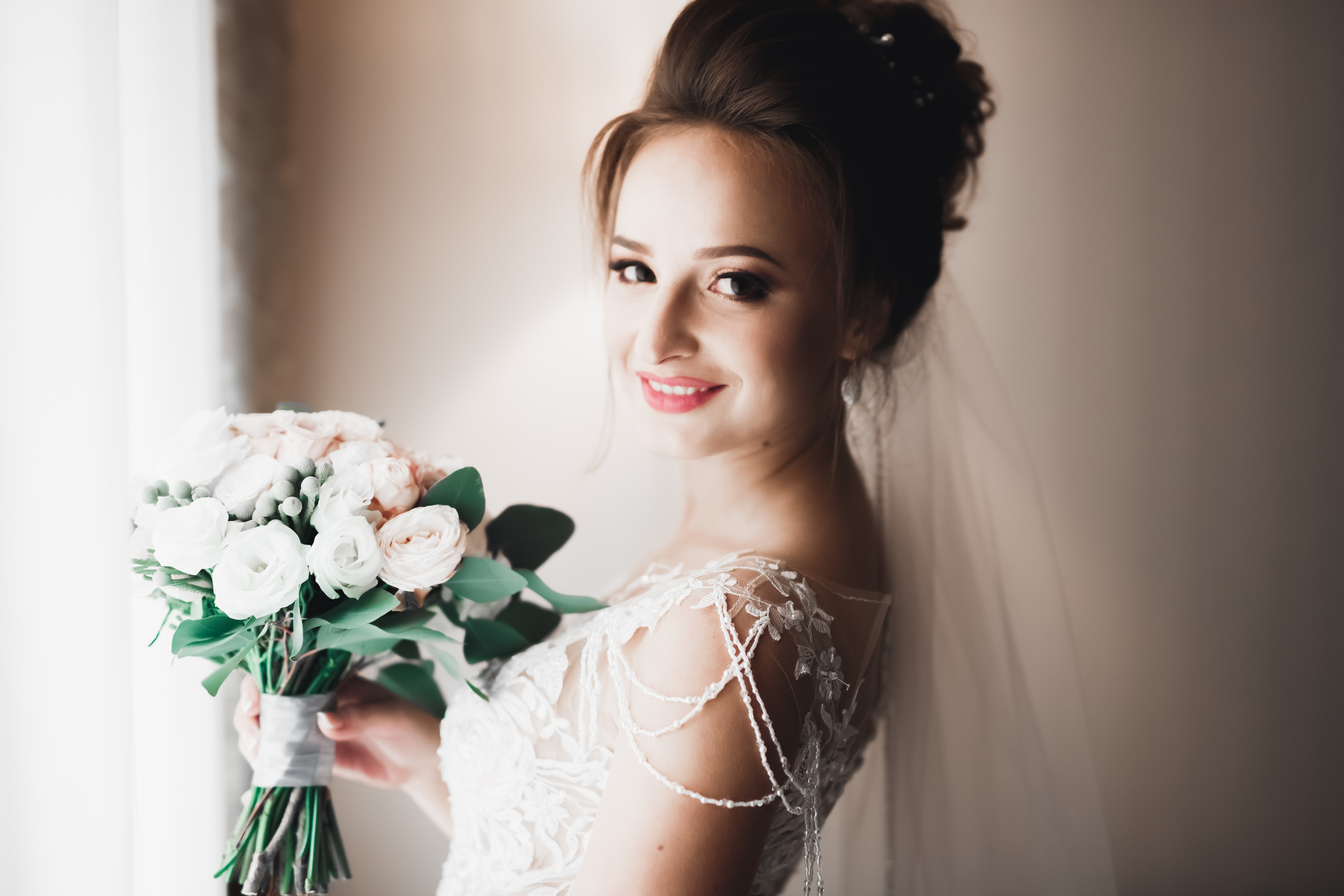 Novia le pide a su “mejor amiga” que aborte para que le quede el vestido de dama de honor
