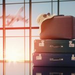 ¿Vale la pena forrar tu maleta en plástico antes de volar?