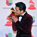Joven cantante confiesa si estaría dispuesto a dejar sus sueños y su vida millonaria por complacer a su novia