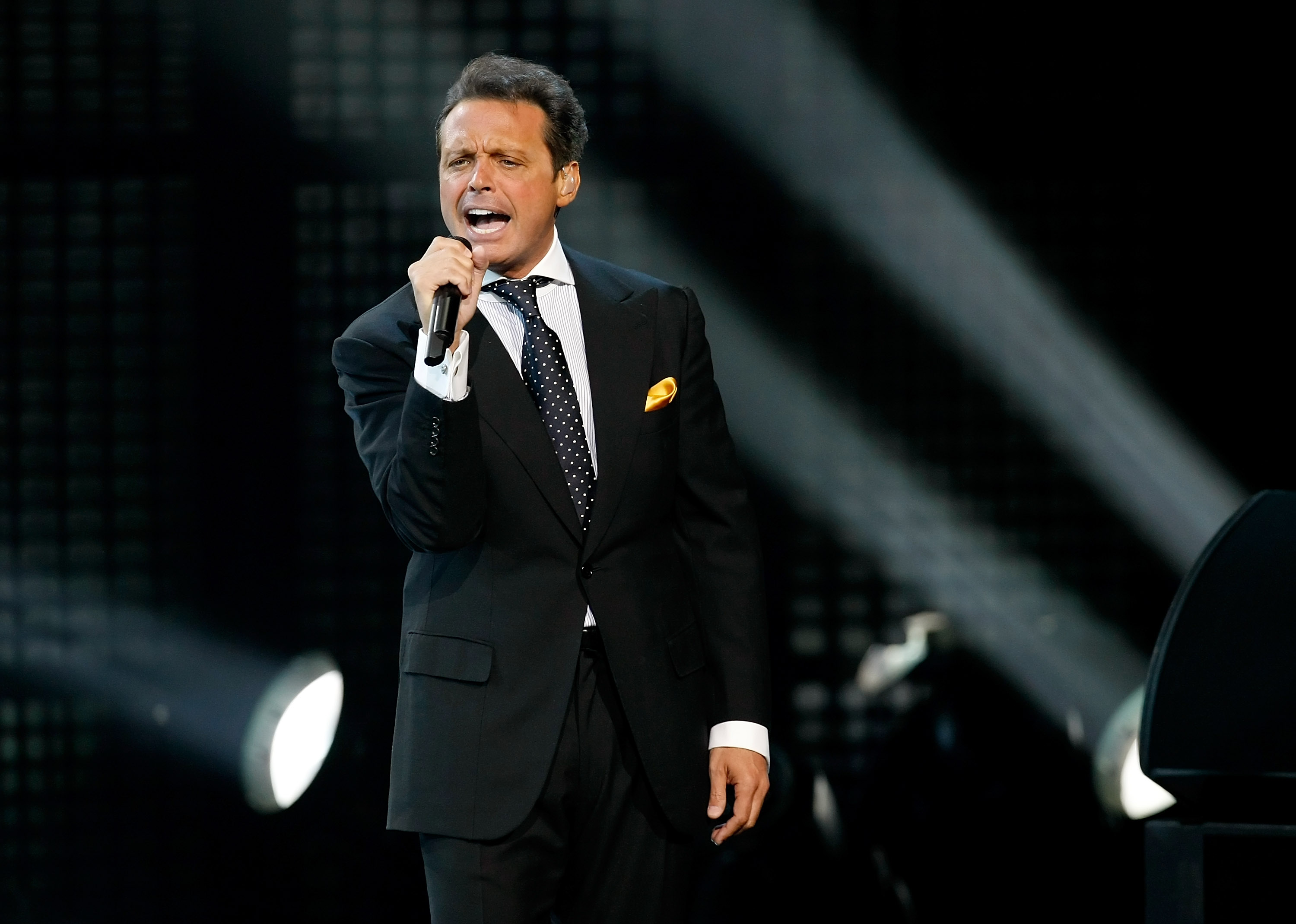 Luis Miguel toma medidas extremas con su staff en gira por EU