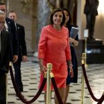 Pelosi dijo que la minimización temprana del coronavirus de parte de Trump cobró vidas estadounidenses