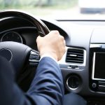 Conductor de Uber salvó a pasajera de un acosador