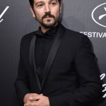 Diego Luna incursiona en la realización de TV con “Todo Está Cambiando”