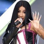 Cardi B quiere ayudarte, regalando $1000 dólares diarios