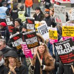 Manifestantes se reúnen en Europa en solidaridad con protestas en EE.UU.