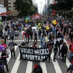 Jefe de policía de Florida dice que se arrodilló con los manifestantes en solidaridad con la comunidad