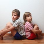 ¿El hermano menor es el más travieso? El MIT dice que sí