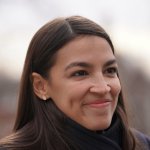 Alexandria Ocasio-Cortez desafíó a Trump a publicar su expediente académico después de que él la llamó una “mala estudiante”