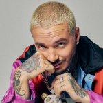 J Balvin lució su carrito de hotdogs en la Complexcon 2021