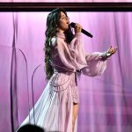 Camila Cabello estrena nueva canción ‘la buena vida’ en ‘Tiny Desk Concert’