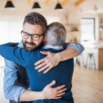 El poder curativo del abrazo: un gesto que sana el cuerpo y el alma