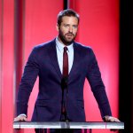 Armie Hammer abandona la película ‘Shotgun Wedding’ protagonizada por Jennifer Lopez