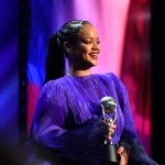 Rihanna retiró demanda contra su padre