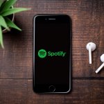 Spotify notificará podcast con contenido sobre Covid-19