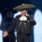 Vicente Fernández en estado crítico tras caída en rancho