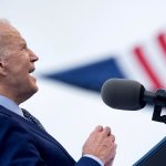 Creo que tenemos una obligación moral. El presidente Joe Biden estaba entre la espada y la pared. Al final, eligió la humanidad.