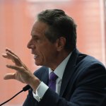 Algunos de los centros de vacunación masiva de Nueva York comenzarán a reducirse, dijo el gobernador