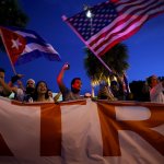 Cubanos toman las calles en raras protestas por la falta de libertades y el empeoramiento de la economía