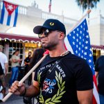 El líder de los Proud Boys, Enrique Tarrio, será condenado por la quema de una pancarta de BLM