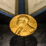 ¿Quién recibirá el Premio Nobel de Economía?