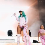 Karol G fue sorprendida por Anuel AA en plena presentación