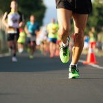 Mujer de Vermont corre 95 maratones en 95 días, rompe el récord mundial