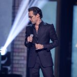 Marc Anthony es viral por los raros movimientos de la mandíbula en medio del espectáculo