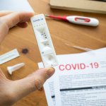 EE.UU. podría imponer el requisito de la prueba de Covid para los asintomáticos