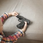 Niño de 5 años muere tras hallar pistola en casa de sus abuelos en Michigan