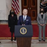 Encuestan muestran desaprobación hacia Biden