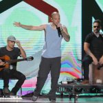 J Balvin aparece en la página web de Residente