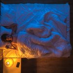 Dormir en una habitación fresca podría ayudarte a quemar más calorías