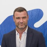 Que buena onda: El actor Liev Schreiber ayuda a la World Central Kitchen a alimentar a refugiados
