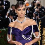 Anitta consolida su estatus de ícono de la moda con la portada de Vogue Brasil