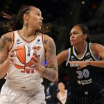 La estrella del baloncesto estadounidense Brittney Griner debe comparecer ante el tribunal ruso