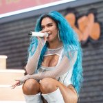 Karol G interpretó éxitos mientras montaba una carroza en el Orgullo LGBTQ+ de Madrid