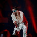 Mujer pagó 500 dólares por una entrada falsa para el concierto de Bad Bunny