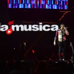 Lenier Mesa gana el disco de oro por su colaboración con Farruko