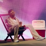 Bad Bunny habla sobre por qué siempre le ha gustado la ropa de mujer