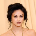 Camila Mendes protagonizará y será productora ejecutiva de la comedia romántica Upgraded