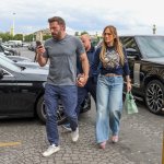 Jennifer López y Ben Affleck disfrutan de un paseo en barco durante su luna de miel en Italia