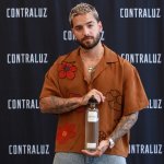 Maluma se convierte en copropietario de la primera empresa de mezcal Cristalino de México