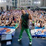 Romeo Santos cantó junto a Bad Bunny el clásico ‘Ella y Yo’