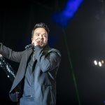 Luis Fonsi reveló su amistad con Laura Pausini